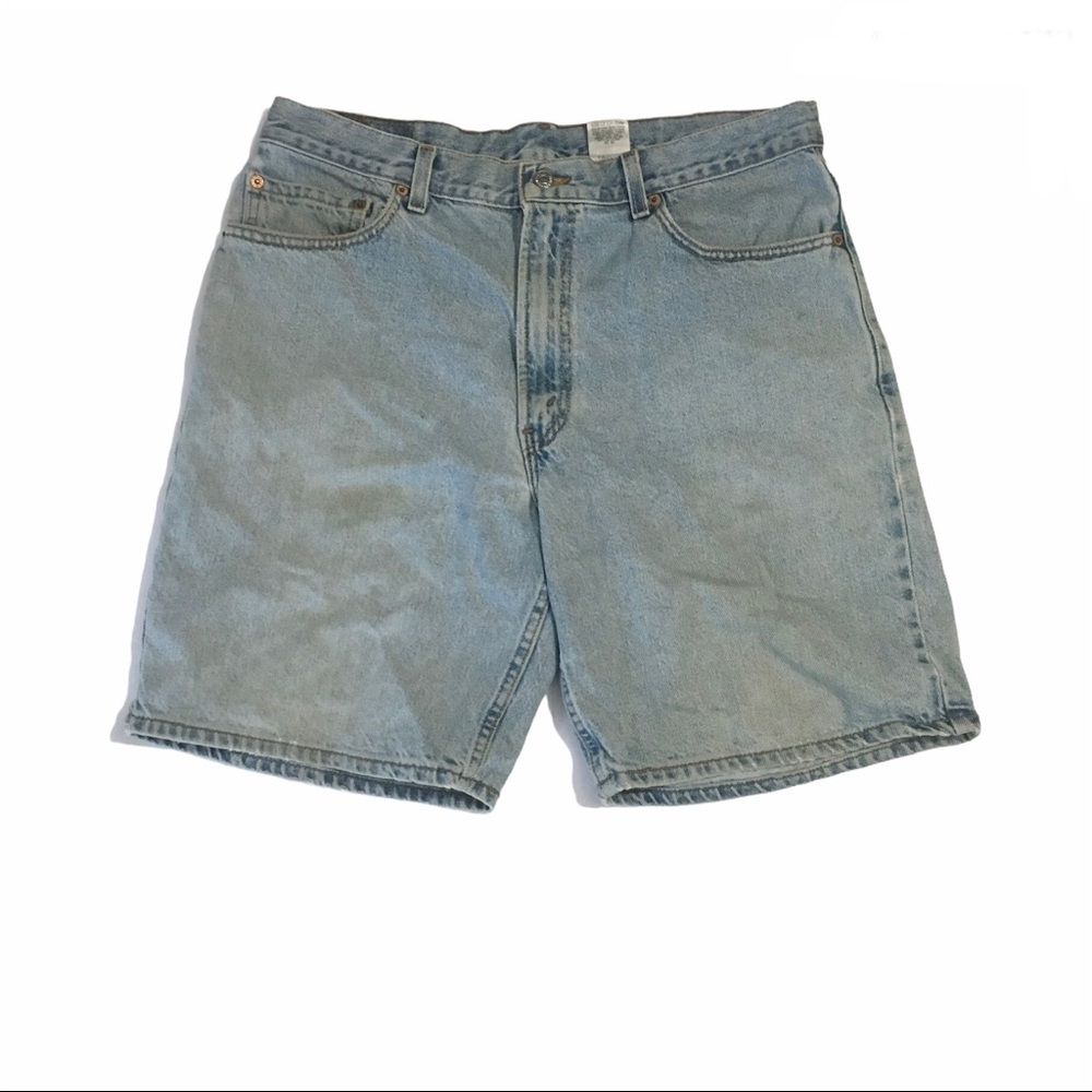 Vintage men’s Levi 550 jean denim shorts 36 waist